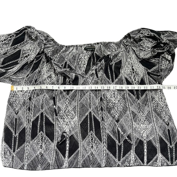 BCBGMaxazria Split Sleeve Layered Print Blouse sz S - Picture 7 of 13